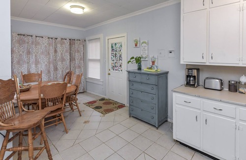 Rock Hill House | Discover The Garden Spot - Steps from Glencairn Garden