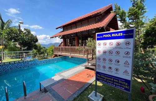Bukit Tinggi Resort | Relaxing Garden Stay at Red House in Bukit Tinggi