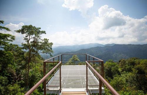Bukit Tinggi Resort | Relaxing Garden Stay at Red House in Bukit Tinggi