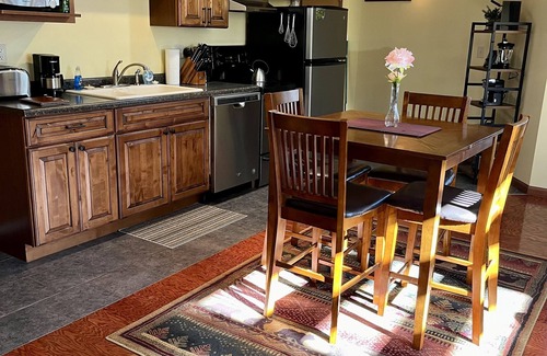 International Falls Apartment | Guest Rated: The Garden Suite at Bear Ridge on Rainy Lake