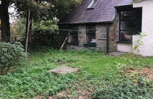 Ballynahinch Cottage | Top-Rated Family Escape at The Gardener's Cottage