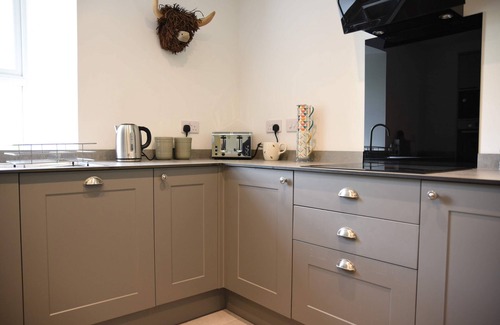 Pitlochry Cottage | Pet-Friendly Getaway at The Gardeners Cottage Retreat