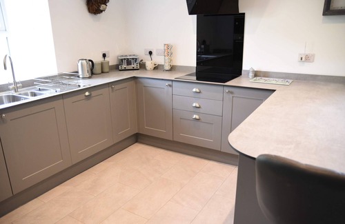 Pitlochry Cottage | Pet-Friendly Getaway at The Gardeners Cottage Retreat