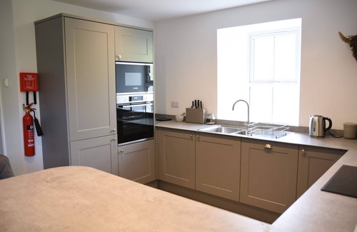 Pitlochry Cottage | Pet-Friendly Getaway at The Gardeners Cottage Retreat