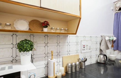 Bengaluru Condo | Garnet Suite: Family-Friendly Self-Serviced Residence