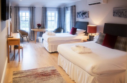 Mullinavat Hotel | Experience Comfort at The Garrandarragh Inn - 4 Stars