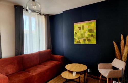 Isigny-sur-Mer Apartment | Family-Friendly Escape at The Gast-House: Rated 10/10