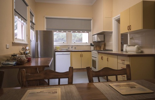 Beechworth House | Pet-Friendly Retreat at The Gate @ Beechworth - Rated 9.8