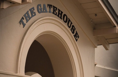 Beechworth House | Pet-Friendly Retreat at The Gate @ Beechworth - Rated 9.8