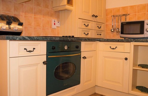 Pittenweem House | Elegant Gate House Cottage with Pool and Spa Amenities
