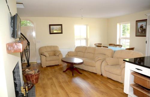 Macroom House | Family-Friendly Getaway at The Gate Lodge Cannaway House