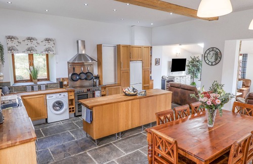 Teversal Cottage | Discover The Gatehouse: Pet-Friendly Holiday Cottage in Mansfield