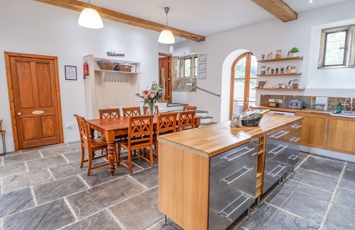 Teversal Cottage | Discover The Gatehouse: Pet-Friendly Holiday Cottage in Mansfield