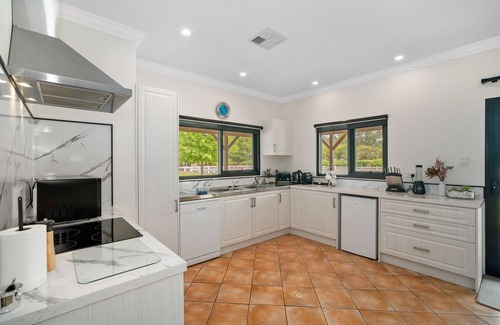 Brigadoon House | Experience Elegance at The Gatehouse in Swan Valley