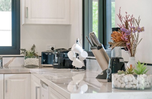 Brigadoon House | Experience Elegance at The Gatehouse in Swan Valley