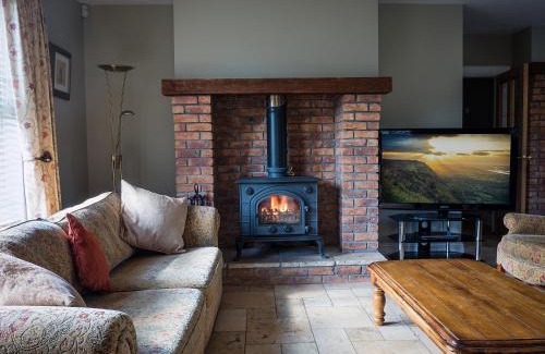 Enniskillen Villa | Experience The Gatehouse at Mullans Bay - 4-Star Comfort