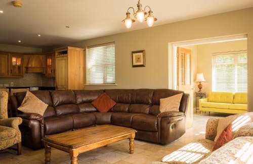 Enniskillen Villa | Experience The Gatehouse at Mullans Bay - 4-Star Comfort