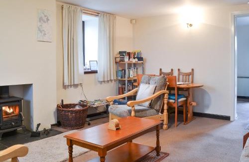 Aberffraw House | Pet-Friendly Retreat at The Gatehouse - Rated 9.2/10!