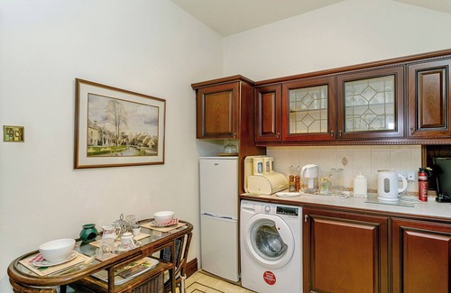 Dronfield Cottage | Top-Rated 2 Bedroom Stay in Dronfield, Near Chesterfield