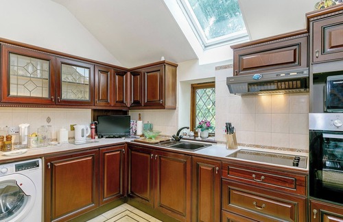 Dronfield Cottage | Top-Rated 2 Bedroom Stay in Dronfield, Near Chesterfield