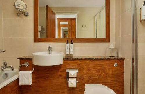 Dundalk Hotel | Discover The Gateway Hotel: Family-Friendly & Accessible Stay