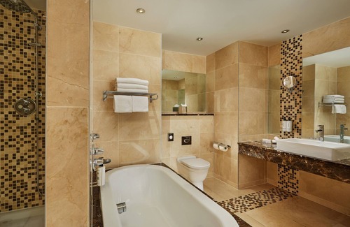 Dundalk Hotel | Discover The Gateway Hotel: 4-Star Stay with Spa & Dining