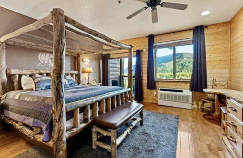 Grand Lake Cabin | Explore The Gateway Inn: Family-Friendly with Spa and Dining