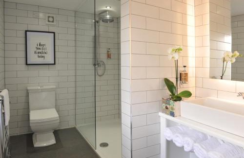 Donegal Bed & Breakfast | Gateway Lodge: Guest Rated 9/10 - Family-Friendly Retreat