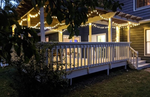 West Lafayette House | Family and Friends Retreat Near Purdue Grand Prix Track
