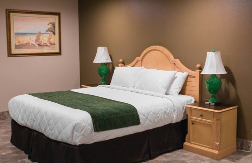 Dunnellon Hotel | Experience Comfort at The Gator Den Motel - Rated 9.2/10