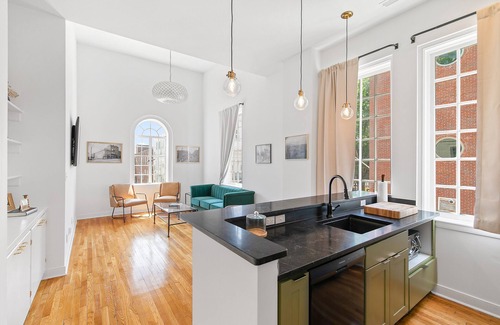 North Downtown Apartment | Stunning The Gatsby: 2 BR Downtown Views & Family-Friendly