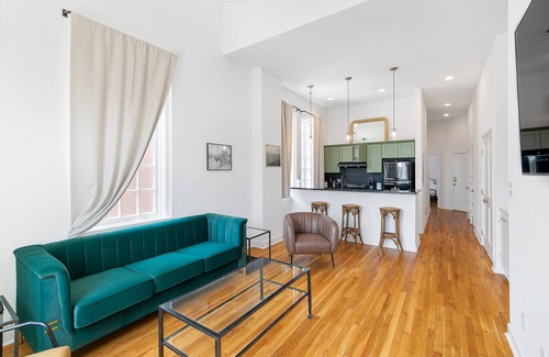 North Downtown Apartment | Stunning The Gatsby: 2 BR Downtown Views & Family-Friendly