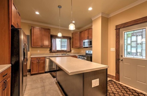 Terre Haute House | Experience Themed Comfort at The Gatsby House