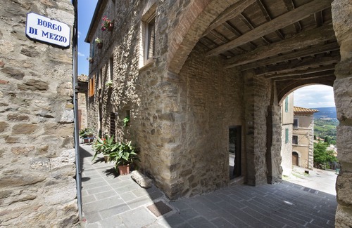 Montalcino House | Relax at The Gelda House with Ocean View and Pool Access