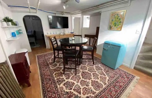 Milwaukee House | Discover The Gem of Brewers Hill with Pool & Hot Tub