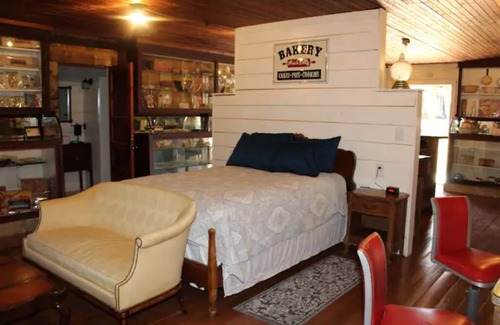 Morgan Mill House | The General Store-@Rooms at The Oak Dale