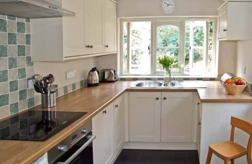 Redbrook Cottage | Relax at The Generals Cottage with Family-Friendly Amenities