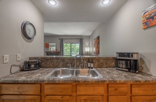 Innsbrook Condo | Discover The Geneva Studio: Poolside Oceanfront Escape