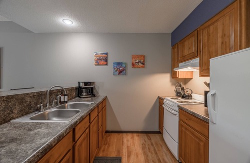 Innsbrook Condo | Discover The Geneva Studio: Poolside Oceanfront Escape