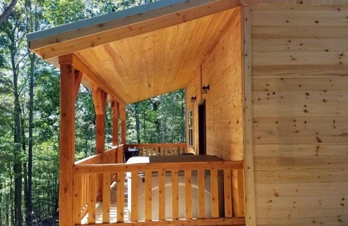 Fort Gay Cabin | Experience The Genoa: Rustic Amish-Built Cabin Retreat