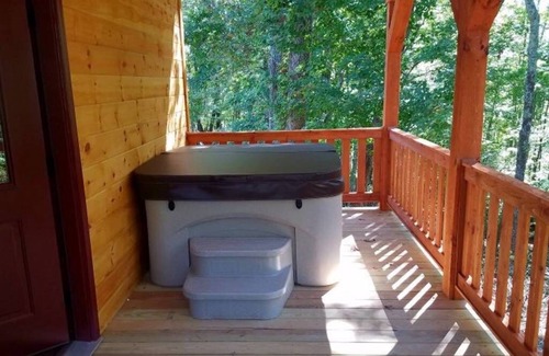 Fort Gay Cabin | Experience The Genoa: Rustic Amish-Built Cabin Retreat