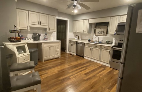 Raintree House | The Geode, Cheerful, serene Jewelry box , 4 br, 2.5 bath, breathtaking views