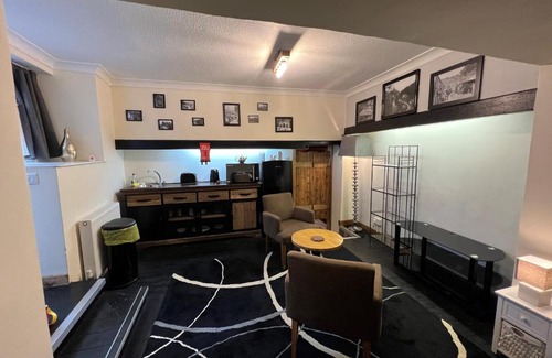 Matlock Bath Apartment | Cozy Retreat at The George Centre - Pet & Child Friendly!