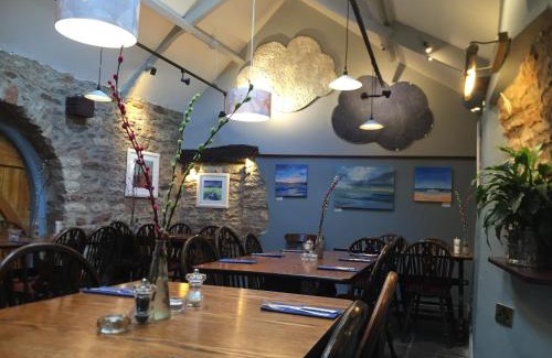 Croscombe Hotel | Pet-Friendly Escape at The George Inn - Rated 9.1/10
