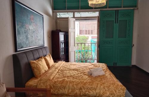 Historic George Town House | The Georgetown Green Gates