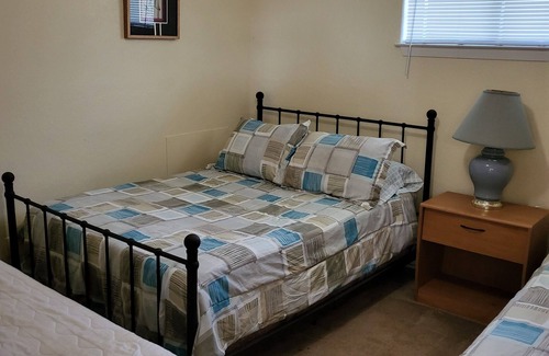 Freeport House | Perfect Getaway for Families and Anglers by the Canal