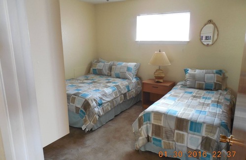 Freeport House | Perfect Getaway for Families and Anglers by the Canal