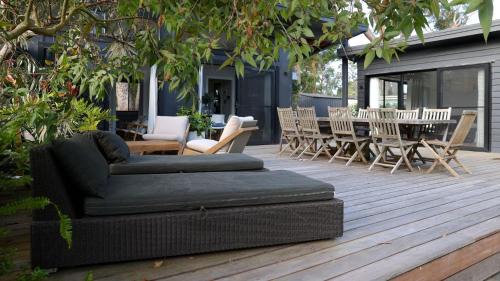 Manyana House | Experience The Getaway: Family and Pet-Friendly Retreat
