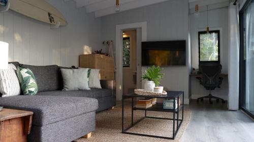 Manyana House | Experience The Getaway: Family and Pet-Friendly Retreat