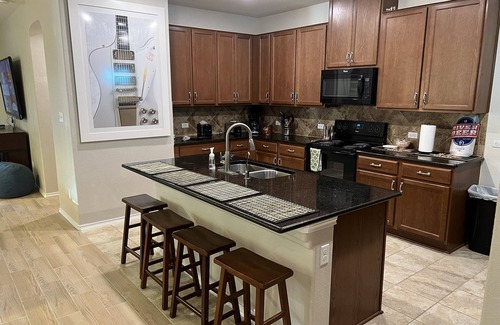 San Marcos House | Discover The Getaway: Modern Comforts & Family-Friendly Amenities
